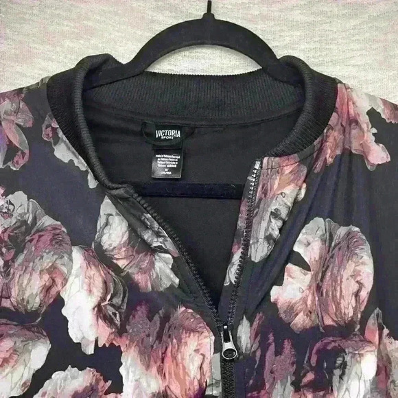 Victoria’s Secret Victoria Sport Floral Design Size Medium - Picture 2 of 15